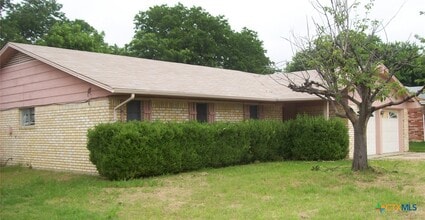 Building Photo - 1207 Ruiz Dr
