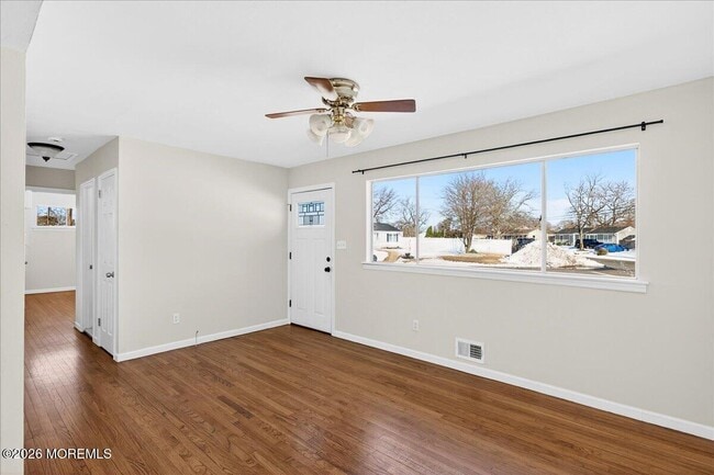 Building Photo - 8 View Dr