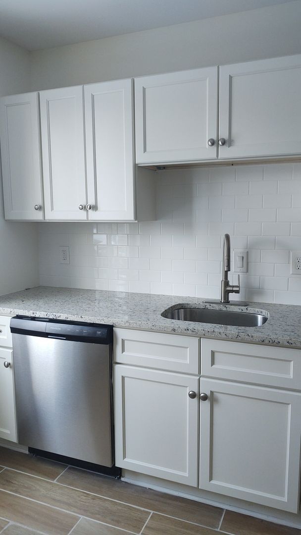 Foto del edificio - Showings begin soon!