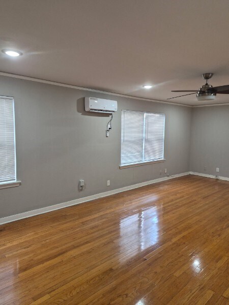 Foto del edificio - 4714 Oakshire Dr