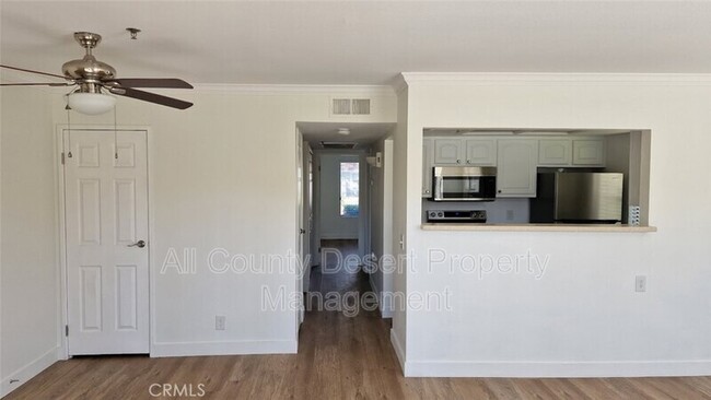 Foto del edificio - 43376 Cook St