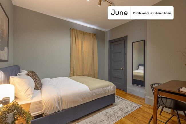 Building Photo - Room in Shared 4 bed/1 bath home in JFK/UMass