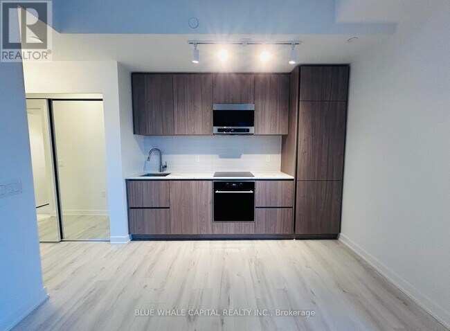 Photo du bâtiment - 110 Broadway Ave