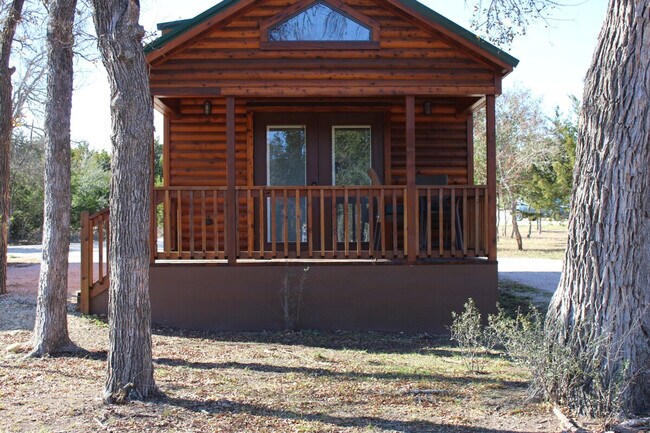 Building Photo - 299 Willow Springs Dr