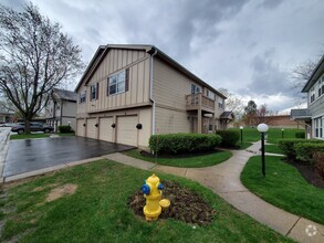 Building Photo - 16 Fernwood Ct