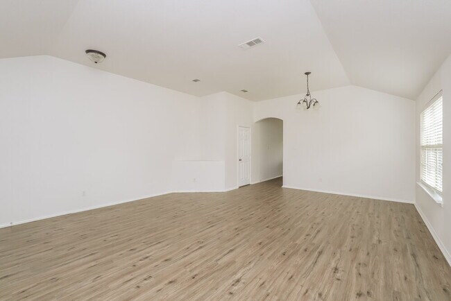 Foto del edificio - 16301 Severn Ln