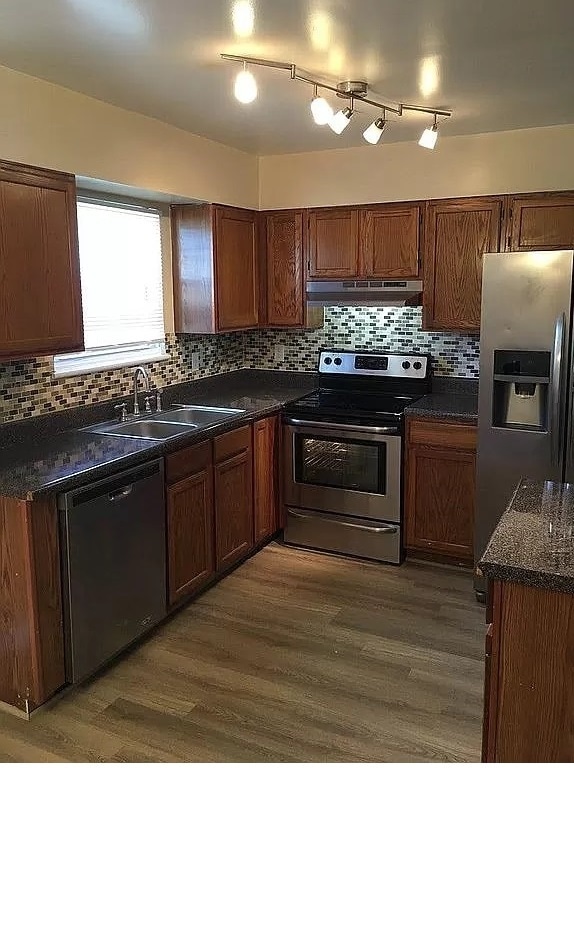 kitchen - 820 Catherine St Townhome
