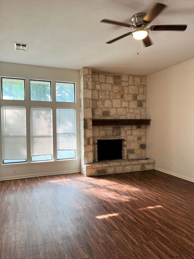 Foto del edificio - 3 br, 2 bath House - 3431 River North Dr