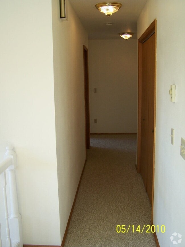 Building Photo - 5599 Chris Mar Ln