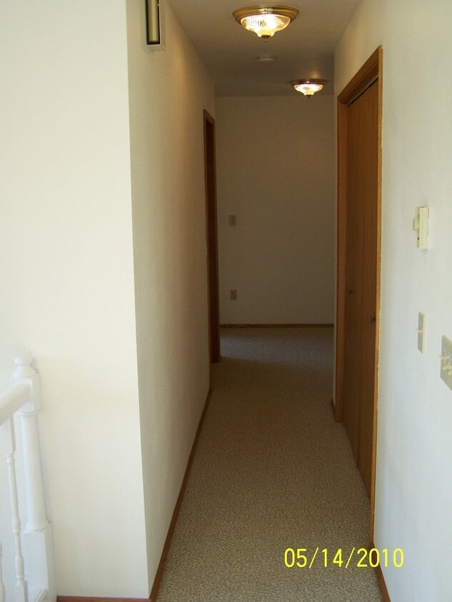 Primary Photo - Spacious Home in Beautiful Neighborhood!