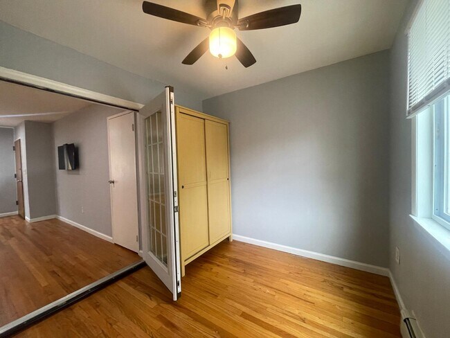 Building Photo - 180 Littleton Rd