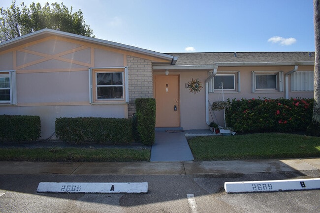 Foto del edificio - 2689 Dudley Dr W