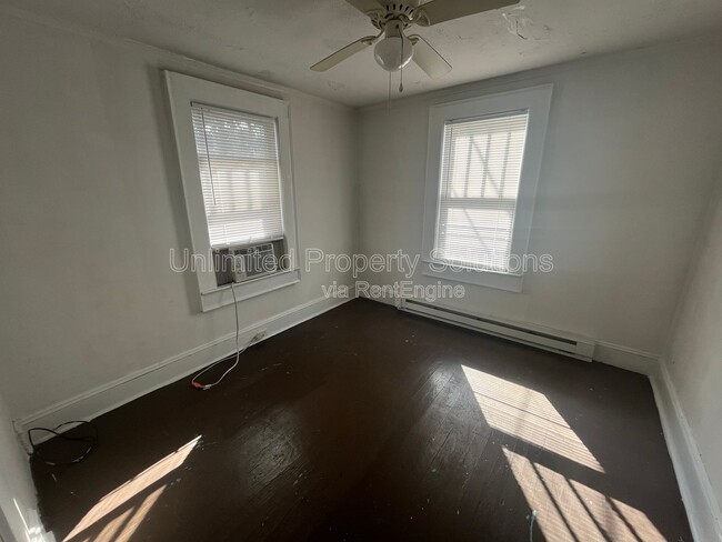 Building Photo - 206 S 20th St