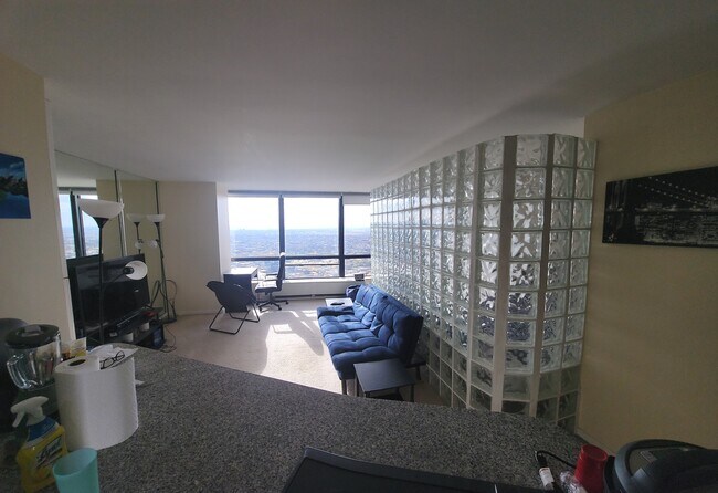 Foto del edificio - 5415 N Sheridan Rd