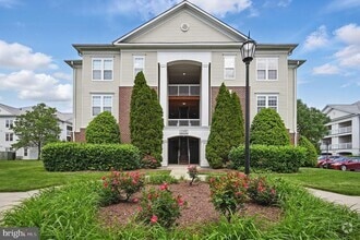 Building Photo - 42496 Mayflower Terrace