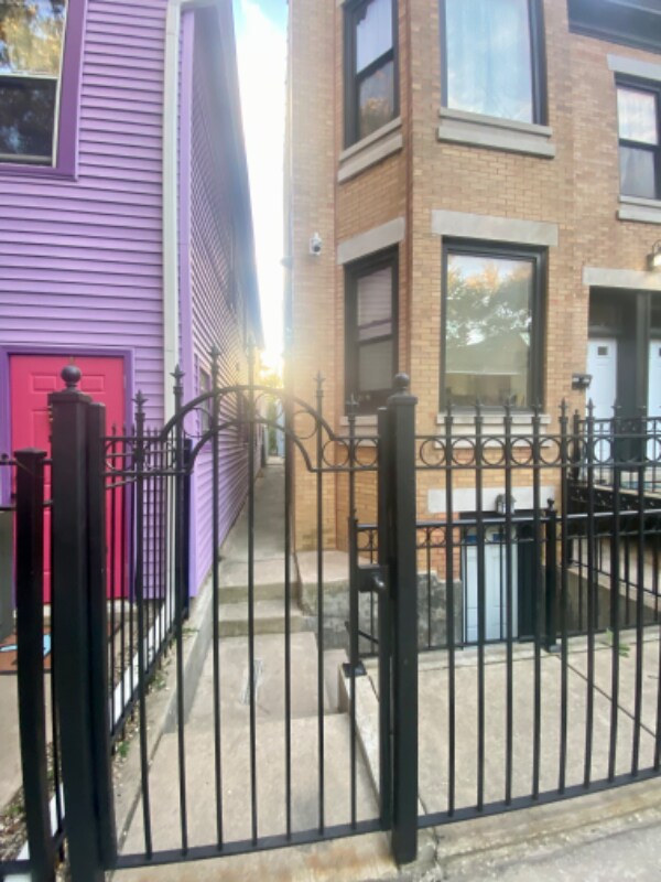 Building Photo - 1620 N Rockwell St