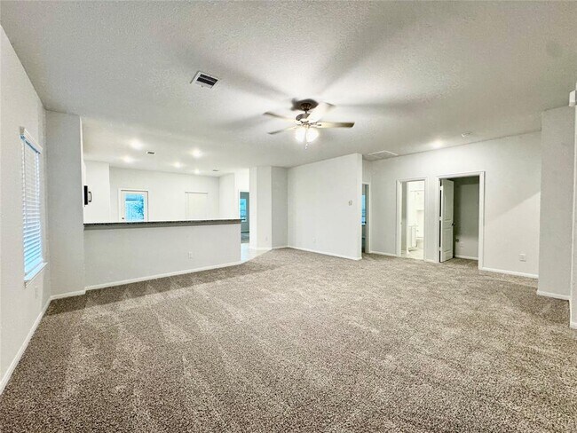 Foto del edificio - 4807 Bluestem Dr