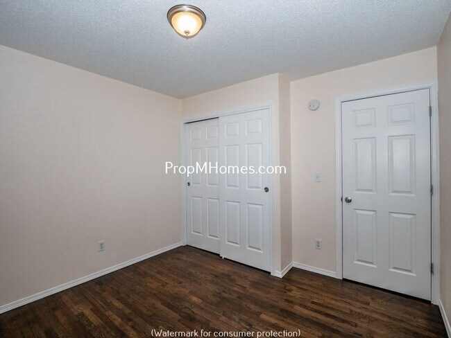 Building Photo - Charming Updated Three Bedroom Home In Bea...