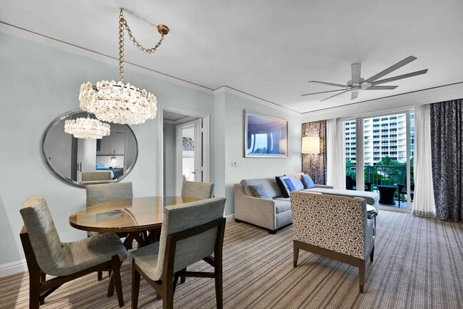 Foto del edificio - 455 Grand Bay Dr