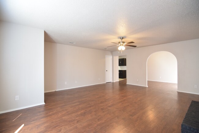 Foto del edificio - 118 W Hogan Dr