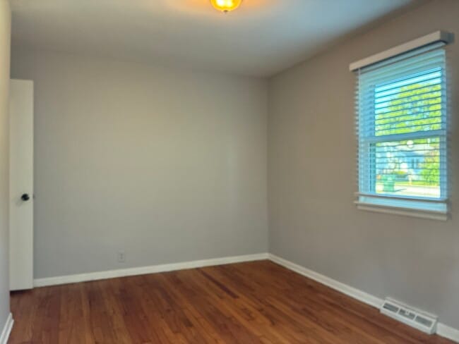 Building Photo - 4028 N Park St