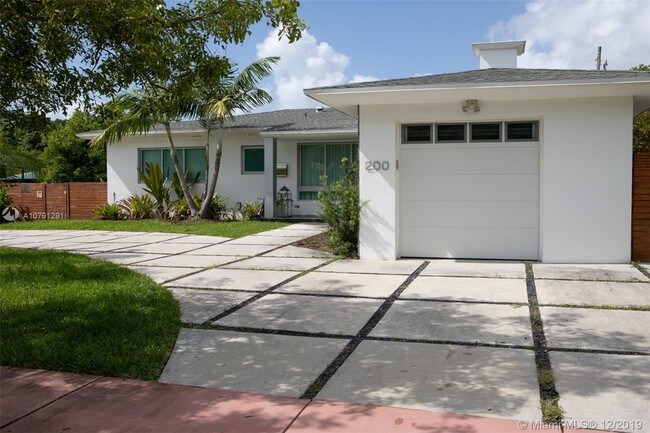 200 N Shore Dr Miami Beach Fl 33141 House For Rent In Miami