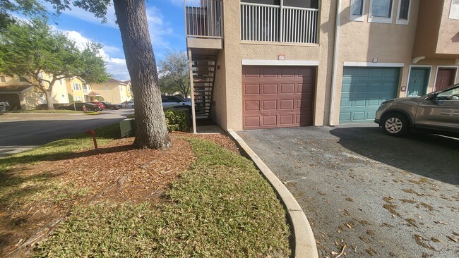 Building Photo - 12024 Villanova Dr