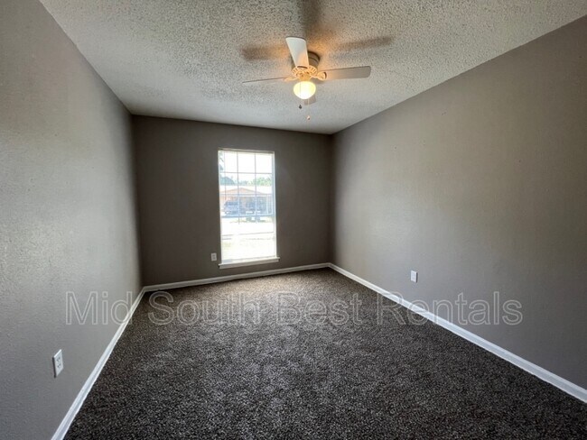 Building Photo - 2436 Chattering Ln