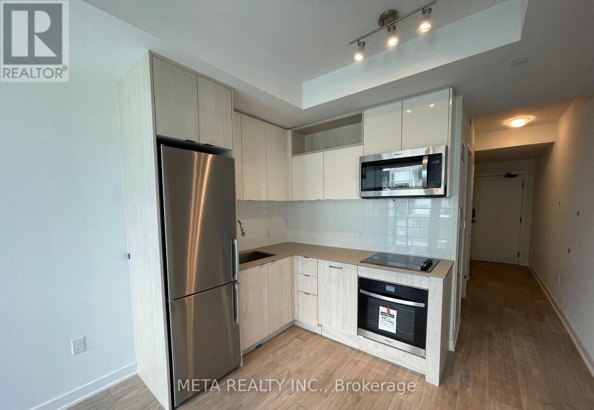 Primary Photo - 135-2135 Lower Sherbourne St