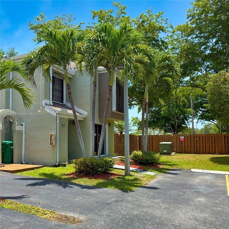 Primary Photo - 9657 SW 152nd Ave