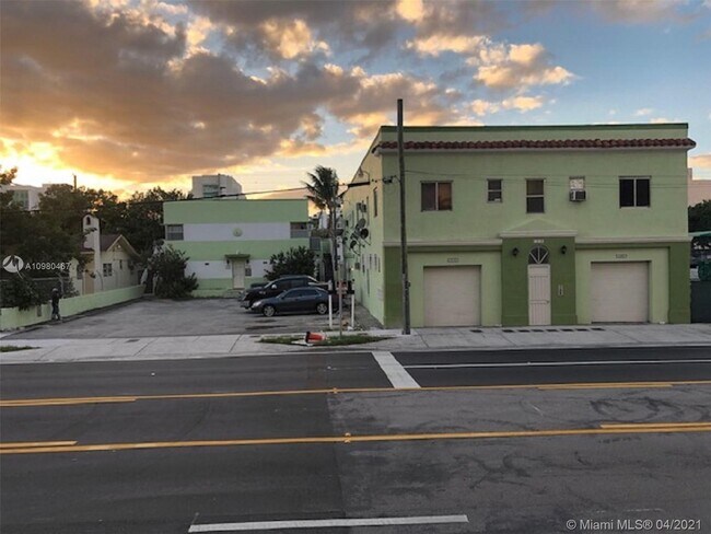 Building Photo - 1608 NW 7th Ave