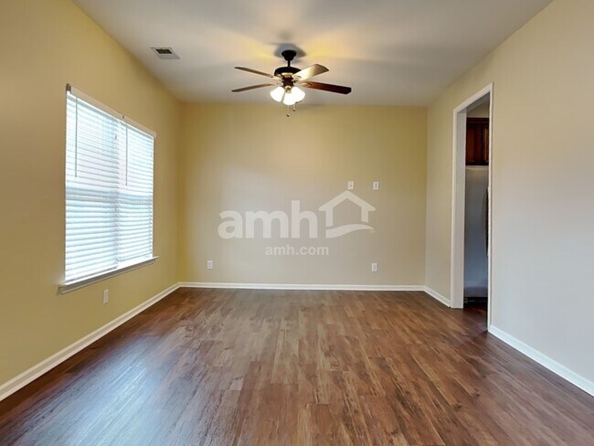 Foto del edificio - 498 Stonebridge Cir