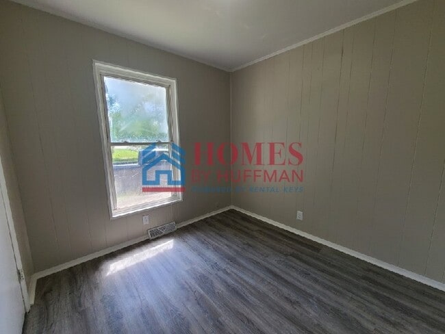 Foto del edificio - Three Bedroom Duplex | Off-Street Parking