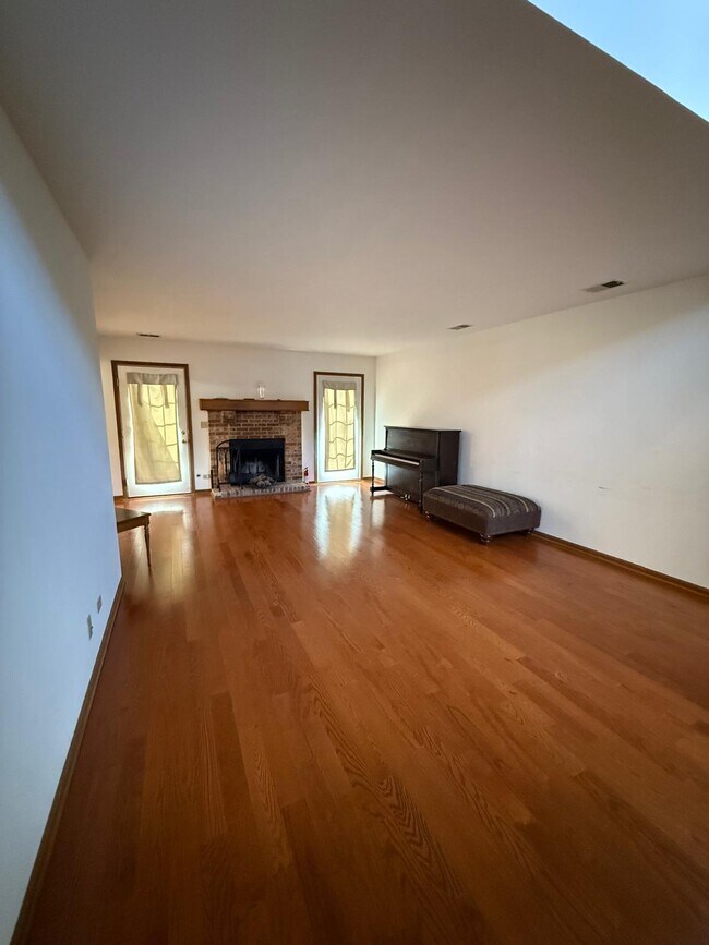 Building Photo - 4902 Turnberry Dr