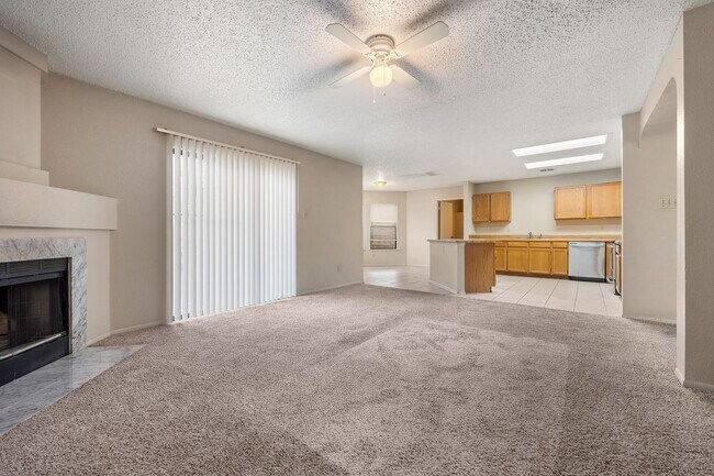 Foto del edificio - Large Open Floor Plan in Longs Creek!!!