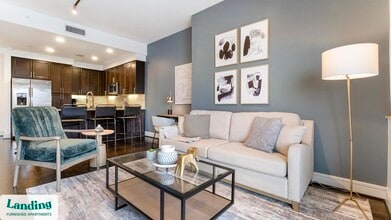 Building Photo - 777 Preston St