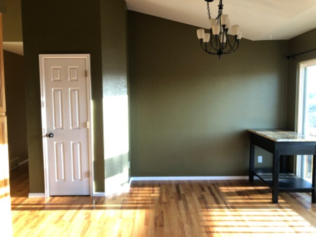 Building Photo - 408 Rollingwood Dr
