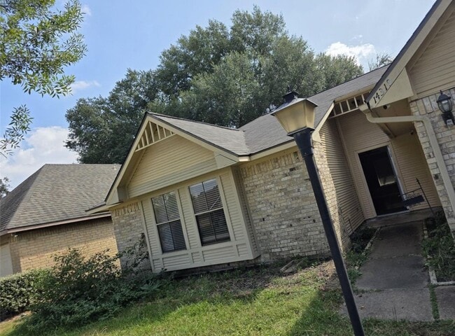 Building Photo - 14319 Whitecross Dr