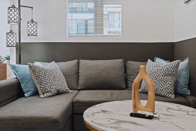 Foto del edificio - 1214 N American St