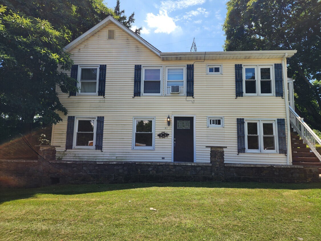 Front - 1430 Sussex Tpke