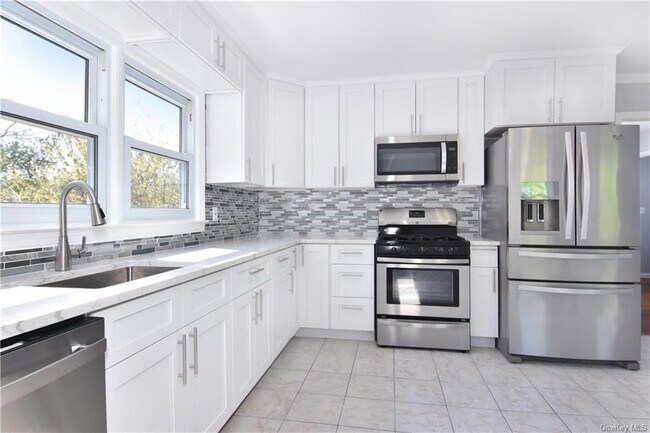 Foto del edificio - 129 Ellsworth Ave