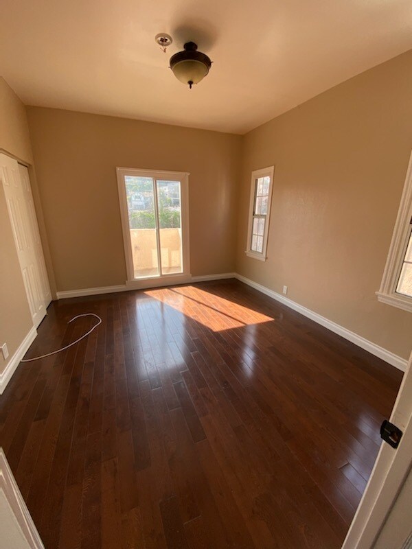 Building Photo - 3224 Hamilton Way