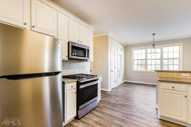 Building Photo - 3610 Mystic Dr