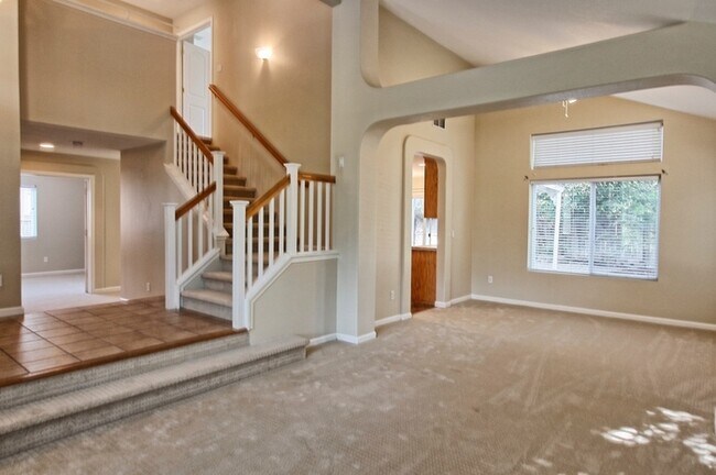 Building Photo - 879 Alexander Gabriel Ct