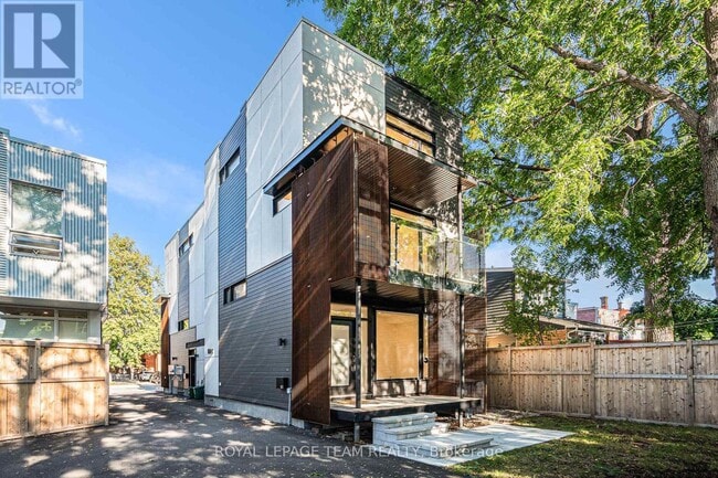 Building Photo - 90 Hamilton Ave N
