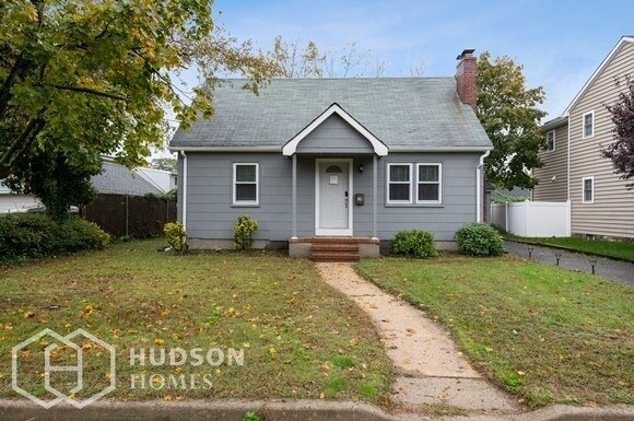 Primary Photo - 19 Newman St