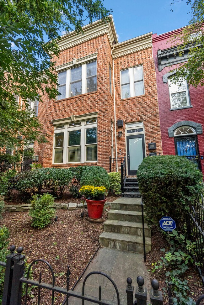 Building Photo - 1815 6th St NW