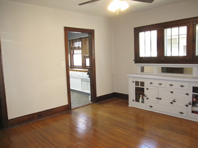 Building Photo - 518 South St