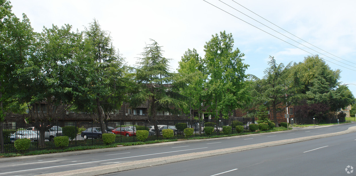 Building Photo - Stoneman Village I