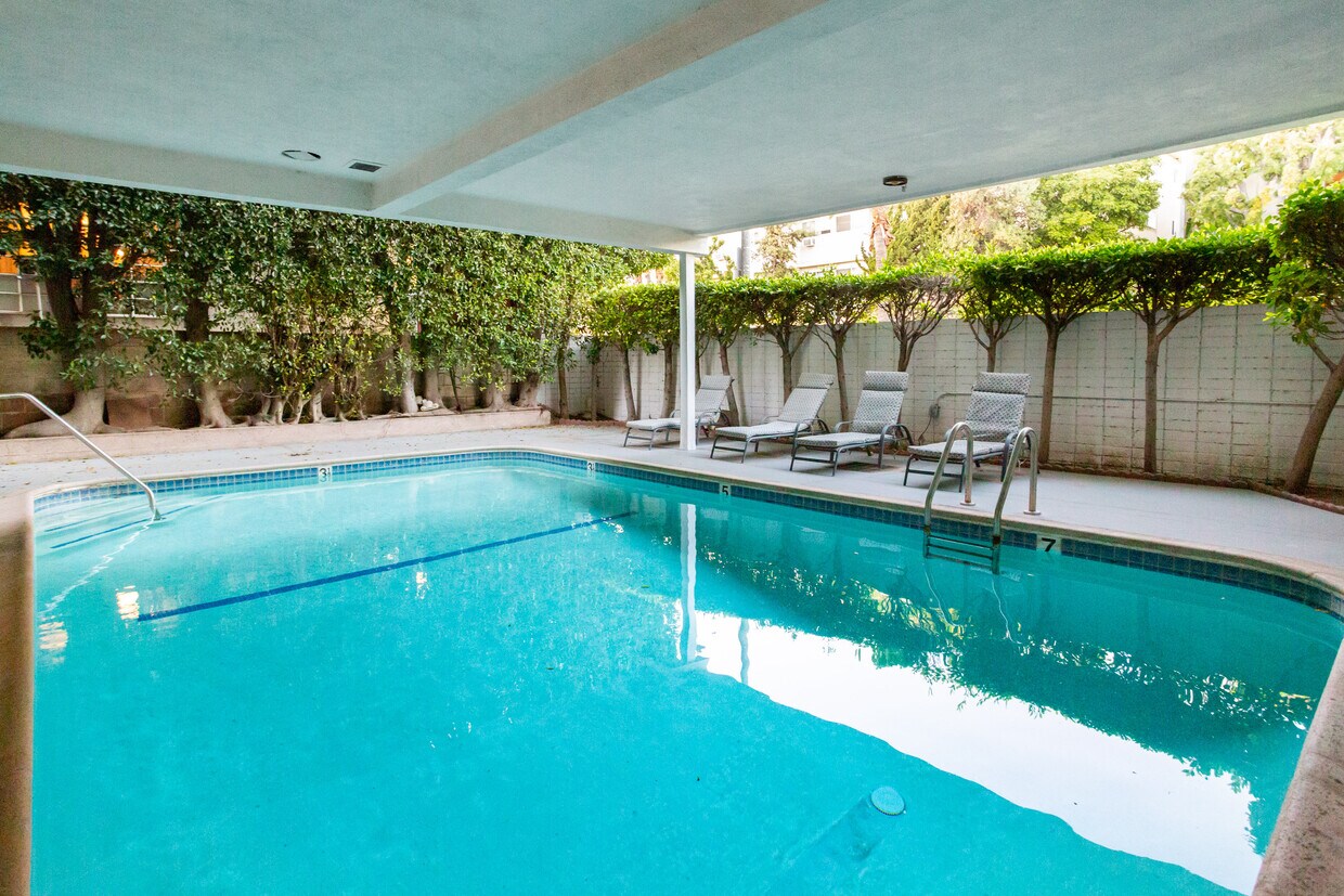 7960 Selma Ave, Los Angeles, CA 90046 Condo for Rent in Los Angeles